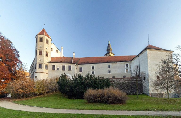 Telč Château: A Medieval Castle Transformed into a Renaissance Residence