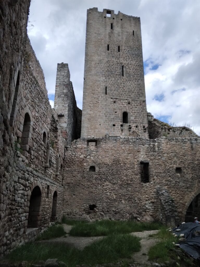 Ortenbourg Castle: A Medieval Fortress in France 4 Château de l'Ortenbourg