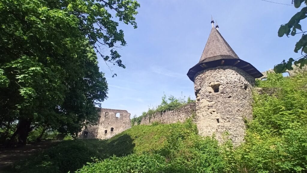Nevytsky Castle: A Medieval Fortress in Ukraine 7 Nevytsky Castle