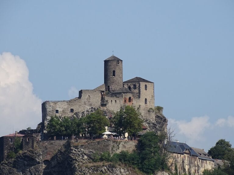 Střekov Castle: A Medieval Fortress in Ústí nad Labem, Czech Republic