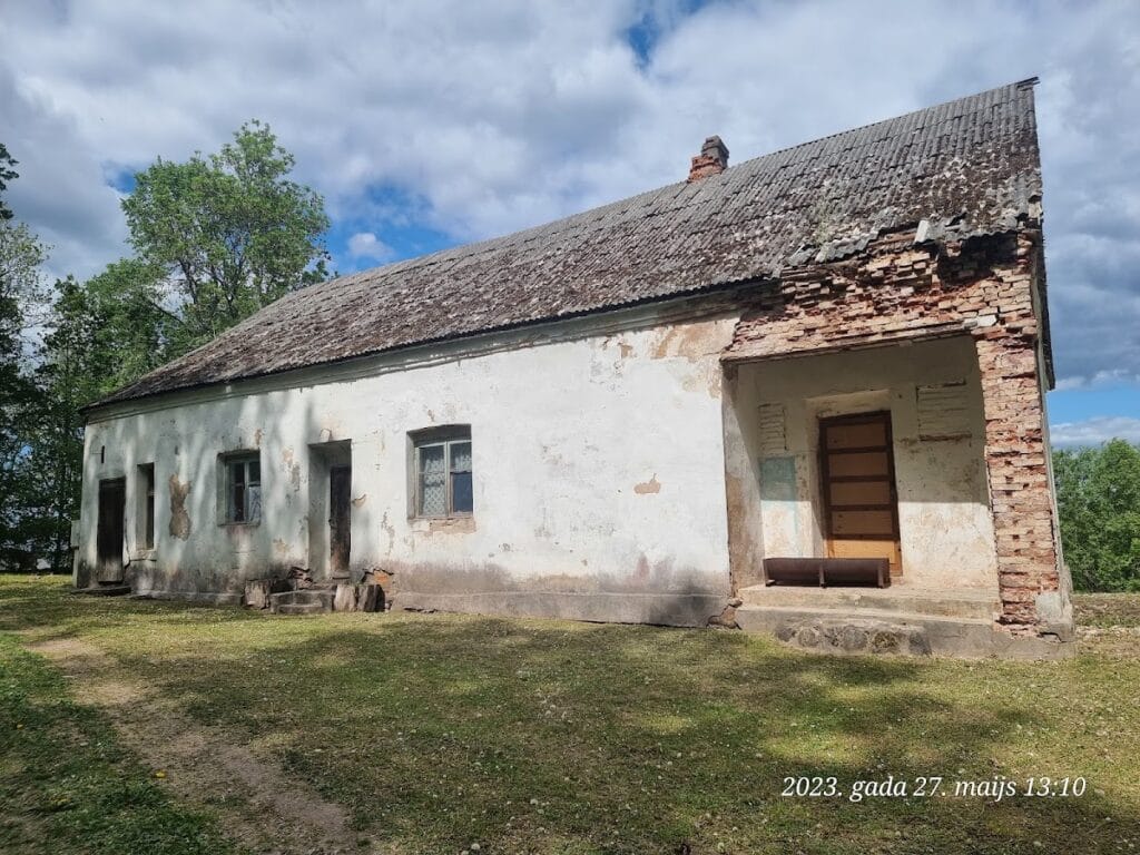 Burtnieki Castle: A Historic Livonian Stronghold in Latvia 10 Burtnieki Castle