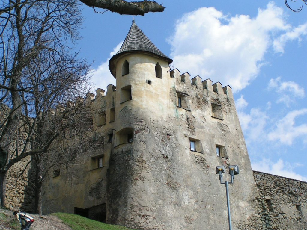 Ľubovňa Castle: A Frontier Fortress in Slovakia 2 Ľubovňa Castle