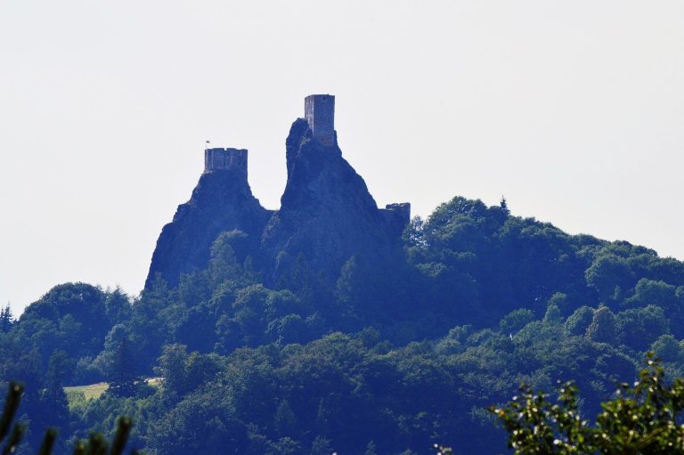 Trosky Castle: A Medieval Fortress in Czechia