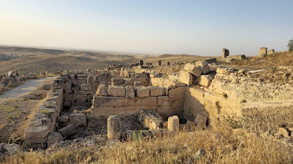 Zerzevan Castle: An Eastern Roman Frontier Fortress in Turkey 2 Zerzevan Castle