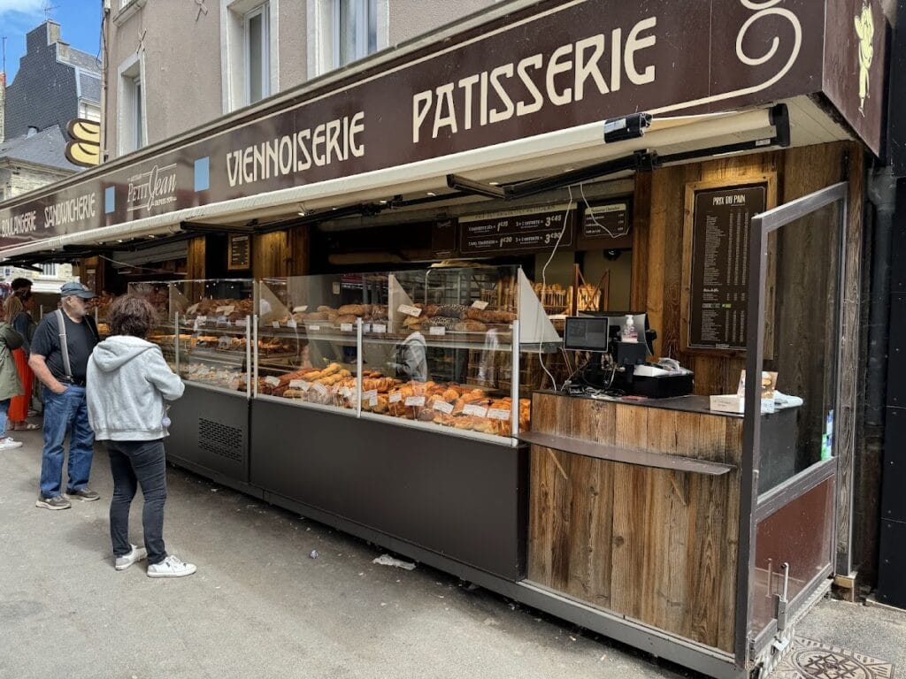 Château de Cherbourg: A Historic Fortress in Cherbourg-en-Cotentin, France 8 Château de Cherbourg