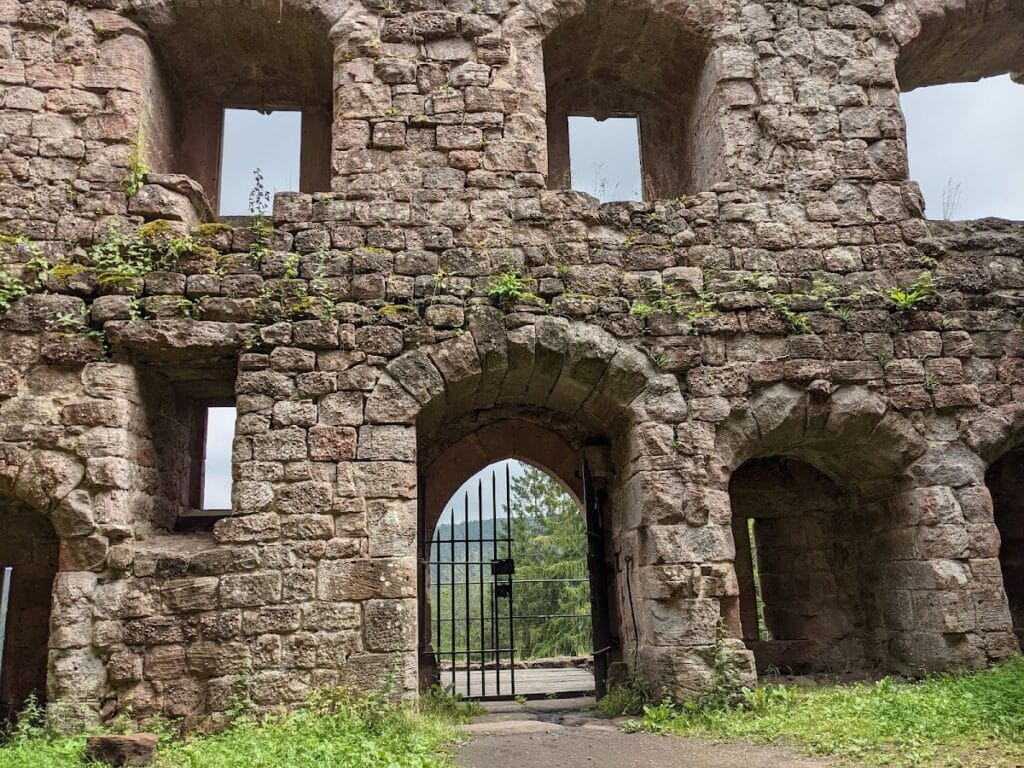 Birkenfels Castle: A Medieval Hill Fortress in France 2 Château du Birkenfels