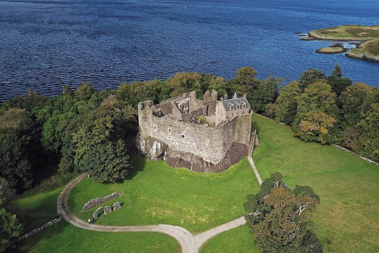 Dunstaffnage Castle: A Medieval Fortress in Western Scotland