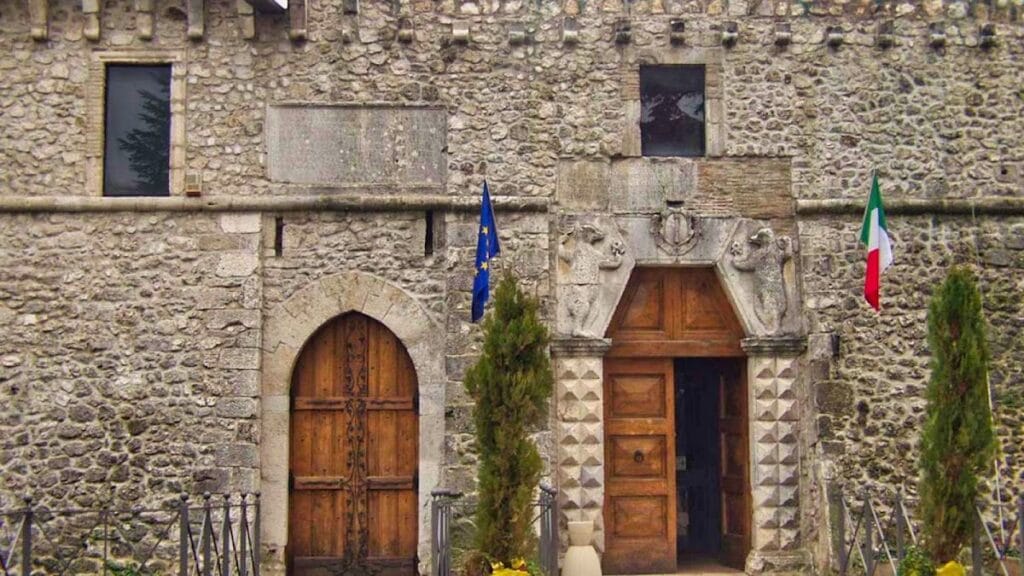 Orsini-Colonna Castle: A Medieval and Renaissance Fortress in Avezzano 4 Orsini-Colonna Castle