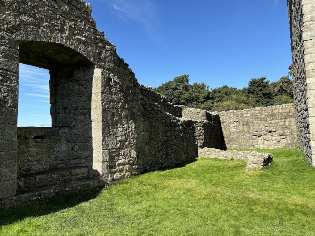 Loch Leven Castle: A Historic Scottish Stronghold and Prison 10 Loch Leven Castle