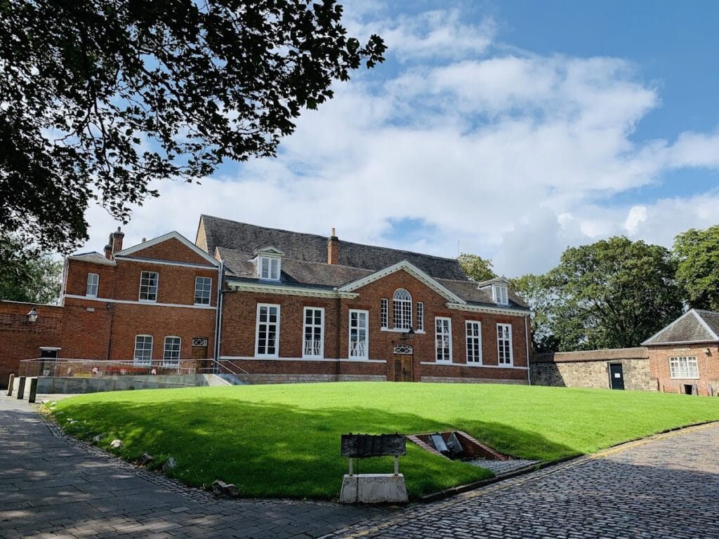 Leicester Castle: A Norman Fortress and Royal Residence in England 1 Leicester Castle