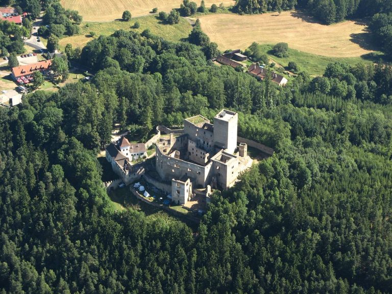 Landštejn Castle: A Medieval Bohemian Frontier Stronghold in Czechia
