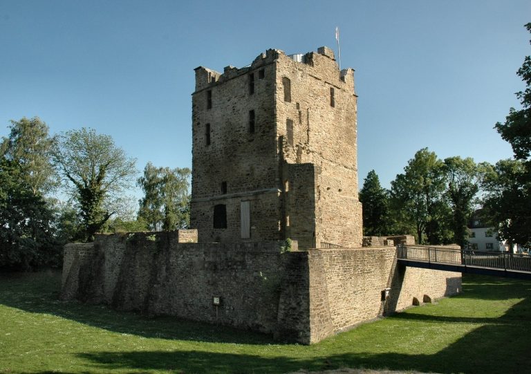 Burg Altendorf: A Medieval Castle Complex in Essen, Germany