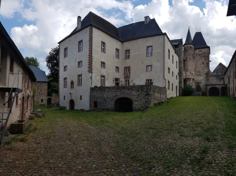 Lissingen Castle: A Medieval Double Castle in Germany
