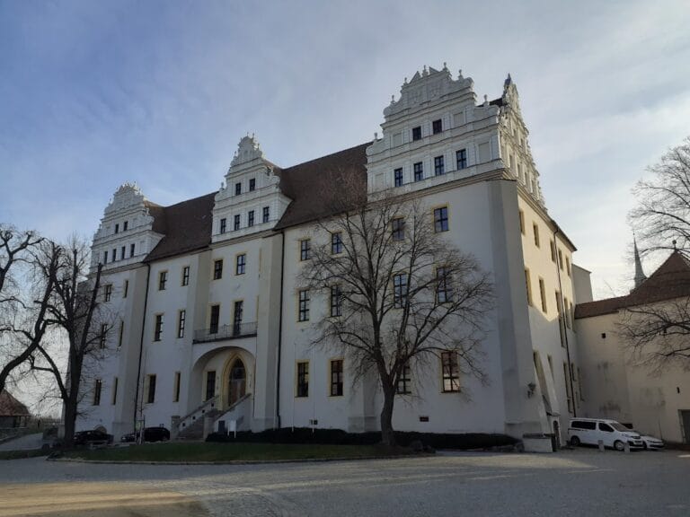 Ortenburg Castle: A Historic Fortress and Administrative Center in Bautzen, Germany