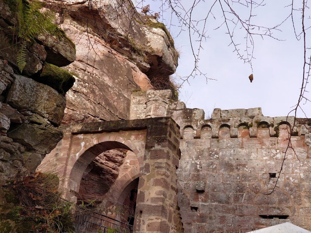 Château de Schœneck: A Medieval Rock Castle in France 8 Château de Schœneck