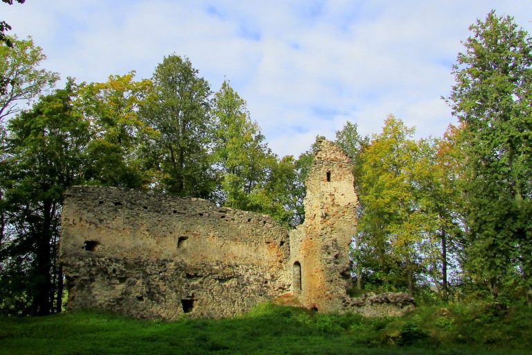 Gaujiena Castle: A Livonian Order Stronghold in Latvia