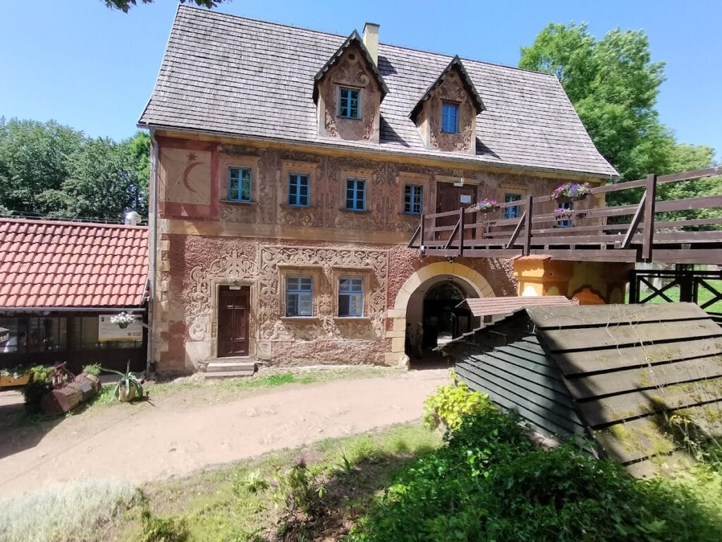 Grodno Castle: A Piast Fortress and Renaissance Residence in Poland 2 Grodno Castle