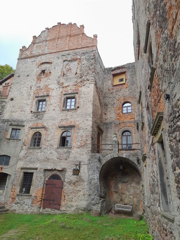 Grodno Castle: A Piast Fortress and Renaissance Residence in Poland 3 Grodno Castle