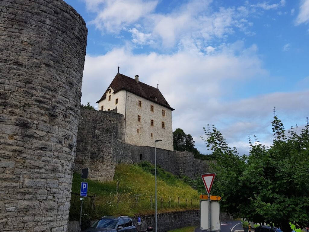Valangin Castle and Fortifications: A Medieval Heritage Site in Switzerland 6 Castle and its Fortifications