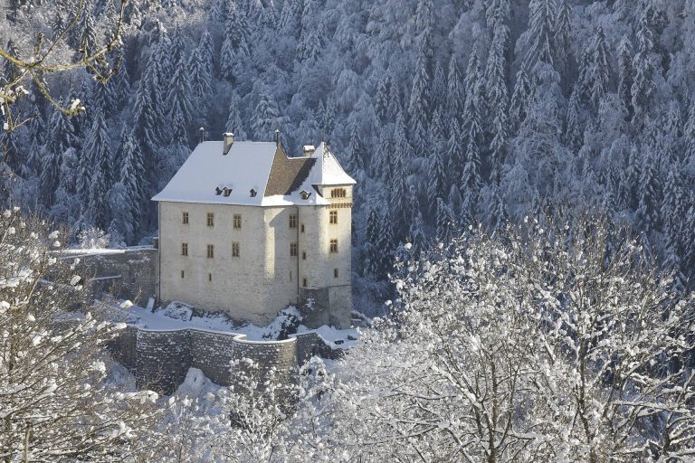 Valangin Castle and its Fortifications: A Medieval Stronghold in Switzerland