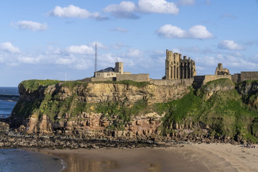 Tynemouth Castle and Priory: A Medieval Monastery and Royal Fortress 3 Tynemouth Castle and Priory