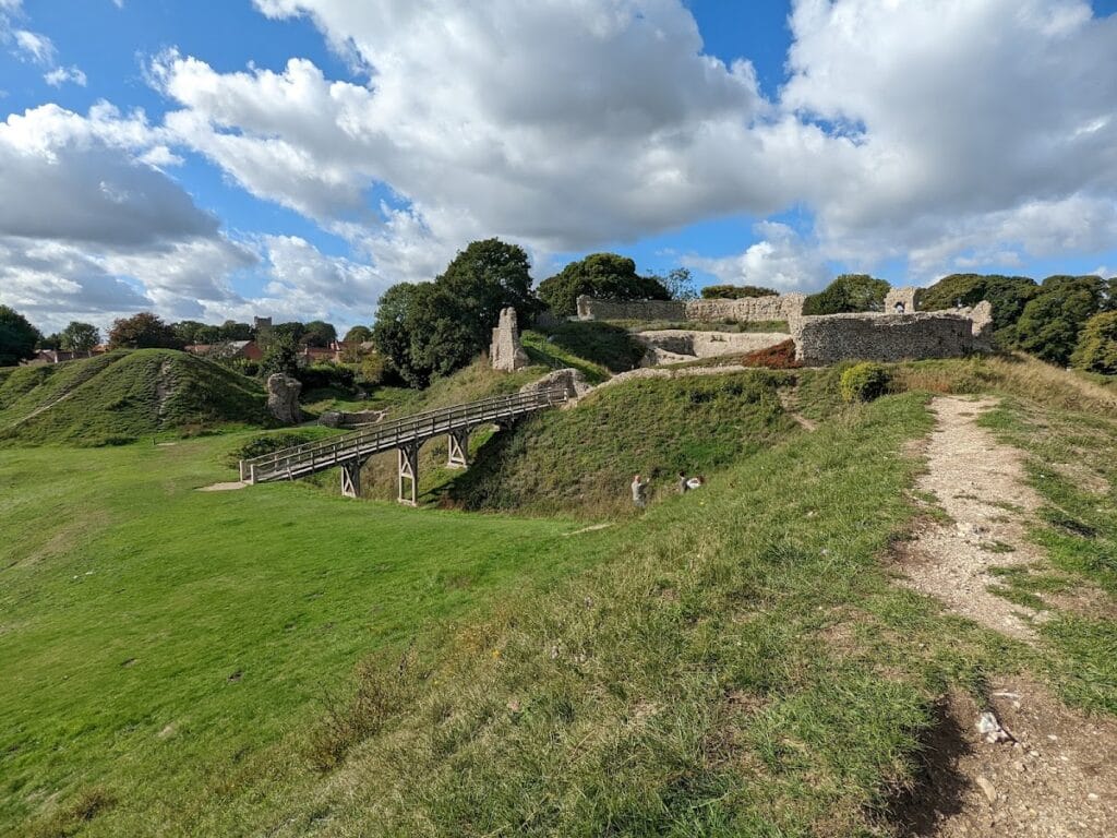 Castle Acre Castle: A Norman Defensive Complex in Norfolk 1 Castle Acre Castle