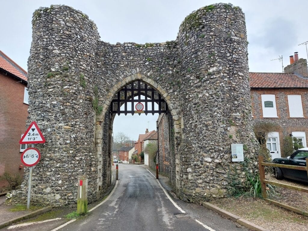 Castle Acre Castle: A Norman Defensive Complex in Norfolk 4 Castle Acre Castle