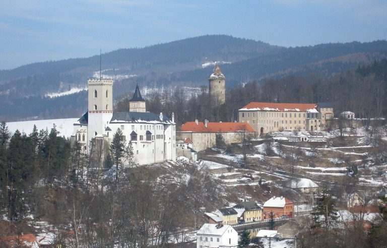 Rožmberk Castle: A Medieval Aristocratic Stronghold in Czechia