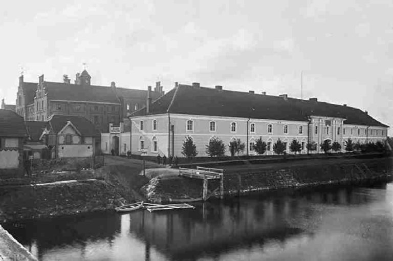 Burg Tapiau: A Teutonic Order Castle in Russia