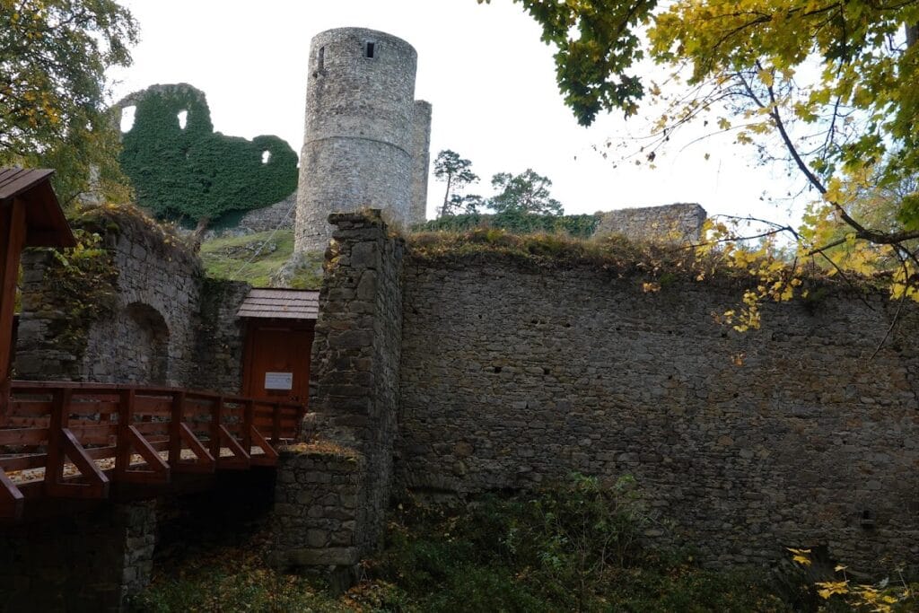 Helfenburk Castle: A Medieval Fortress in the Czech Republic 9 Helfenburk