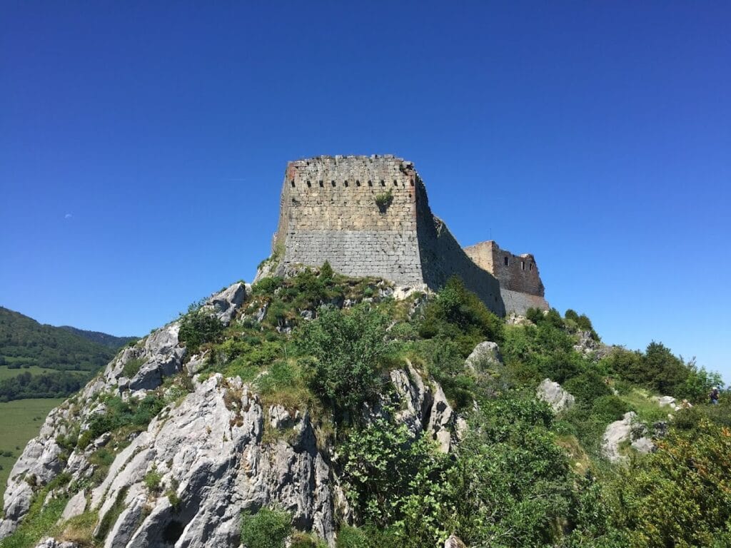 Château de Montségur: Cathar Stronghold and Royal Fortress in France 2 Château de Montségur