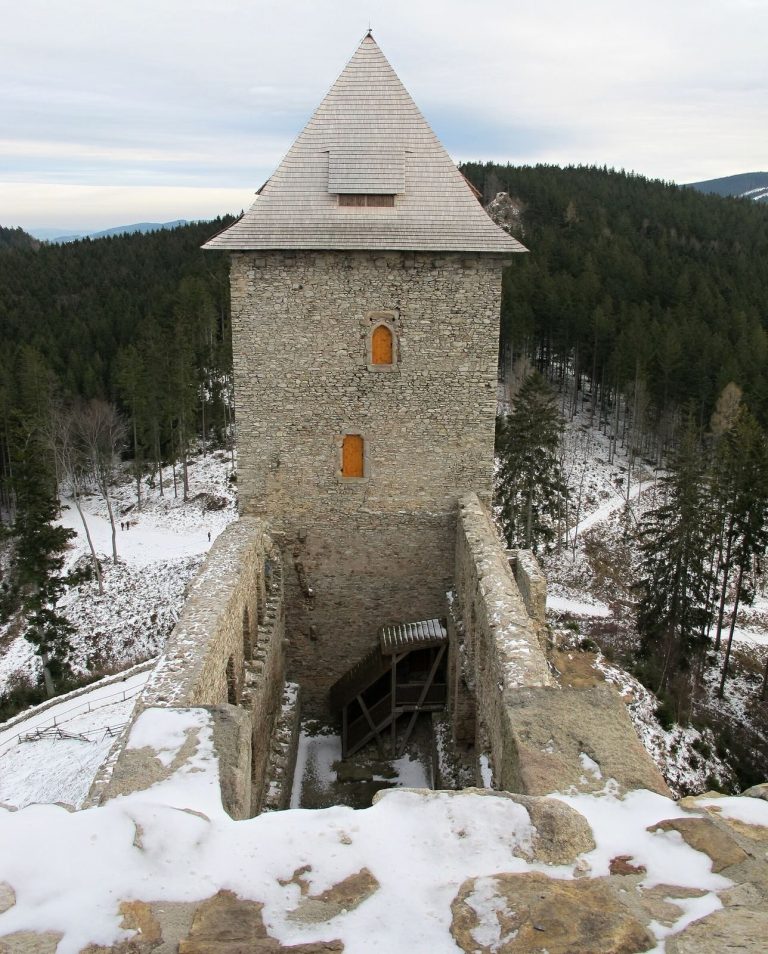 Kašperk Castle: A Gothic Frontier Fortress in Czechia