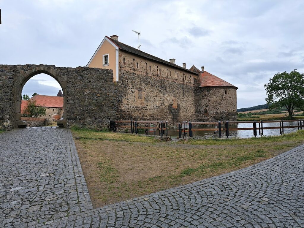 Švihov Castle: A Gothic Water Castle in the Czech Republic 10 Švihov Castle