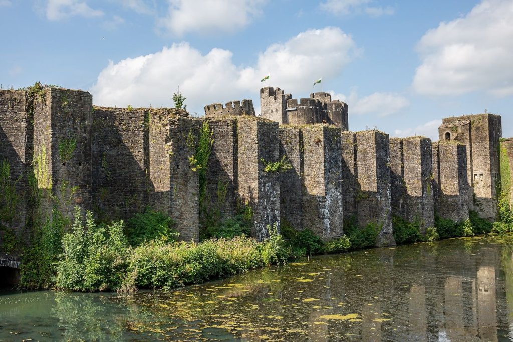 Caerphilly Castle: An Anglo-Norman Fortress in South Wales 3 Caerphilly Castle