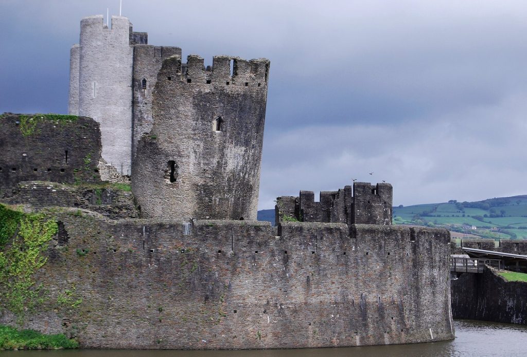 Caerphilly Castle: An Anglo-Norman Fortress in South Wales 4 Caerphilly Castle