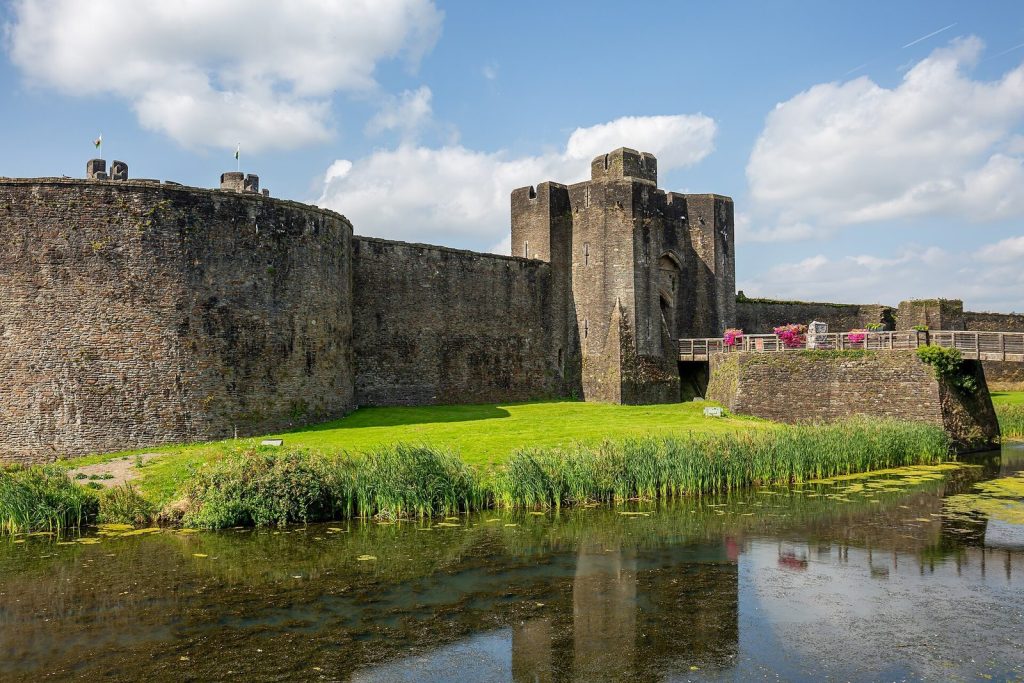 Caerphilly Castle: An Anglo-Norman Fortress in South Wales 5 Caerphilly Castle