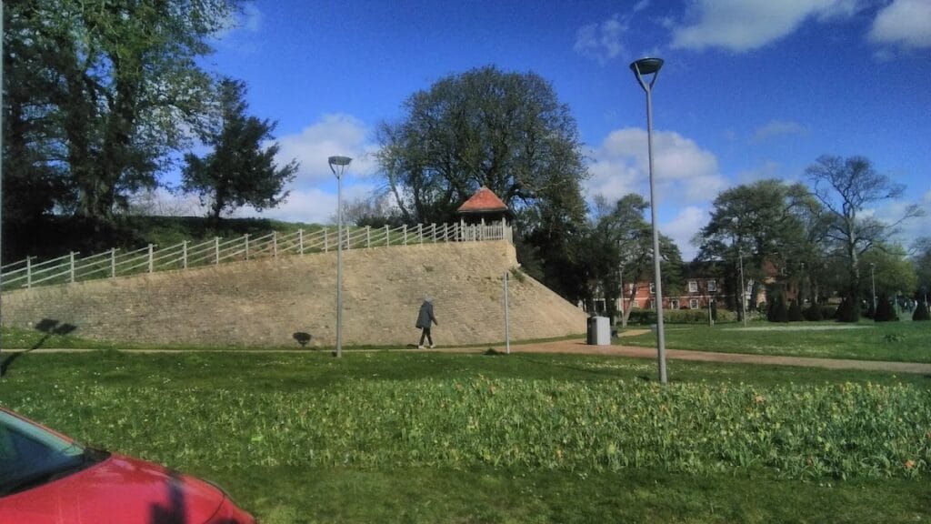 Bedford Castle: A Medieval Fortress on the River Great Ouse 2 Bedford Castle