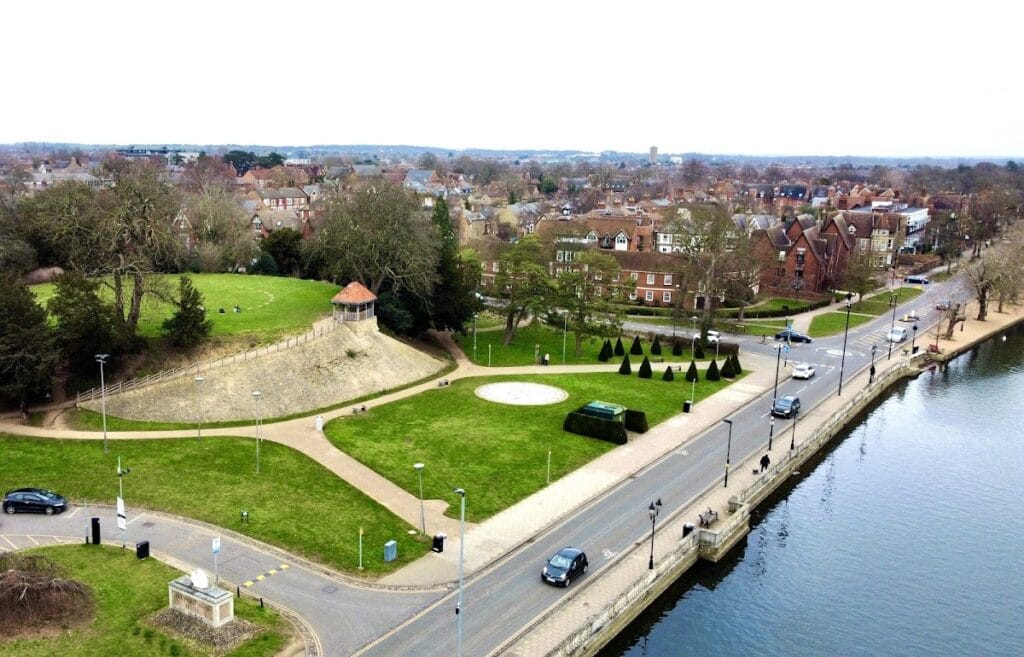 Bedford Castle: A Medieval Fortress on the River Great Ouse 3 Bedford Castle
