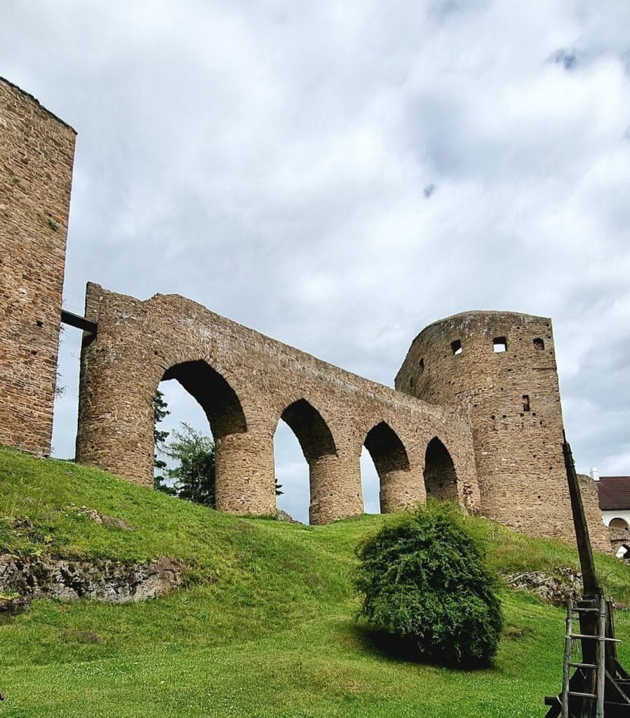 Castle Velhartice: A Medieval Fortress and Noble Residence in Czechia 1 Castle Velhartice