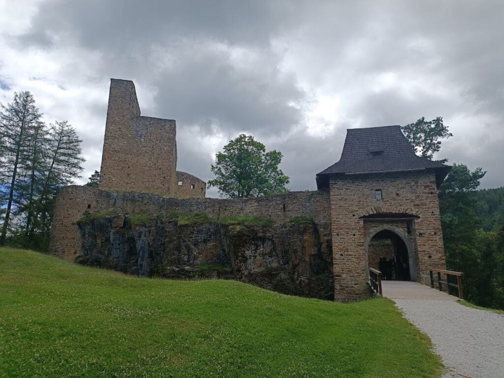 Castle Velhartice: A Medieval Fortress and Noble Residence in Czechia 4 Castle Velhartice