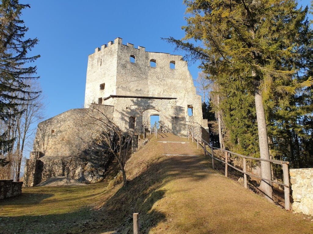 Ruine Hohenwang: Medieval Hilltop Fortress in Austria 1 Ruine Hohenwang