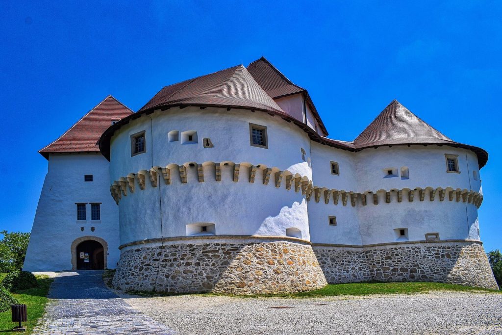 Veliki Tabor Castle: A Late-Medieval Fortified Noble Residence in Croatia 1 Veliki Tabor Castle