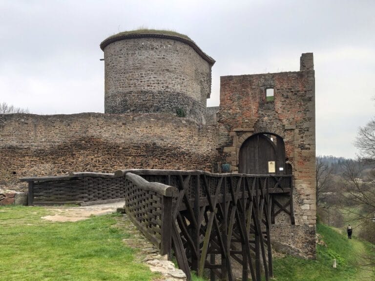 Krakovec Castle: A Medieval Residence in the Czech Republic