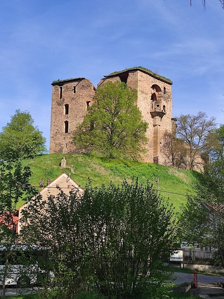 Krakovec Castle: A Late Gothic Royal-Court Residence in Czechia 2 Krakovec Castle