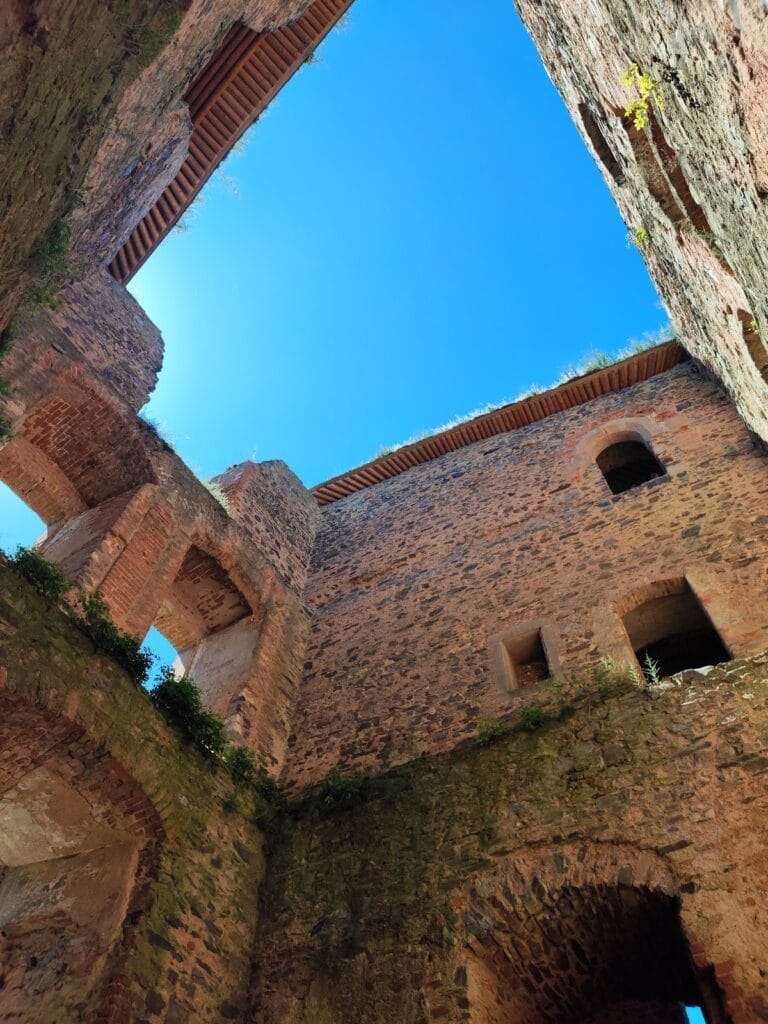 Krakovec Castle: A Late Gothic Royal-Court Residence in Czechia 5 Krakovec Castle