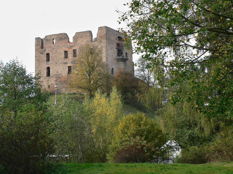 Krakovec Castle: A Late Gothic Royal-Court Residence in Czechia