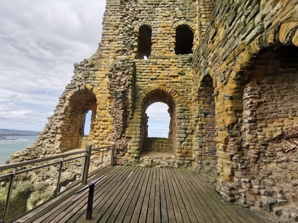Scarborough Castle: A Medieval Royal Fortress on the Yorkshire Coast 3 Scarborough Castle
