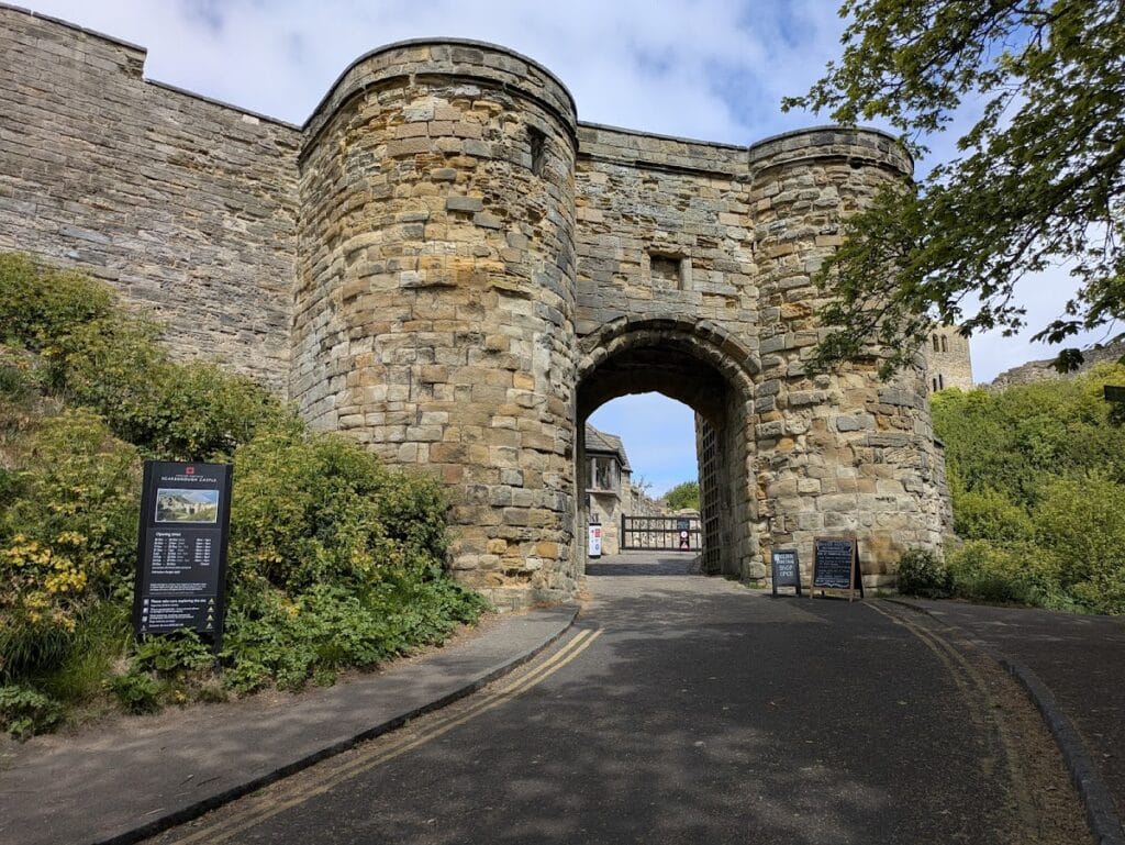 Scarborough Castle: A Medieval Royal Fortress on the Yorkshire Coast 4 Scarborough Castle