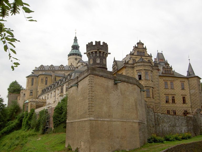 Frýdlant Castle: A Gothic Fortress and Renaissance Residence in Czechia