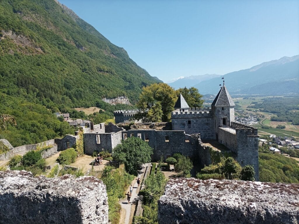 Fortress of Miolans: A Medieval Castle and State Prison in France 1 Fortress of Miolans